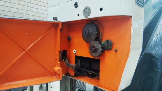 THYSSEN ULTROMAT 2000 自動コラムねじ切り機 -