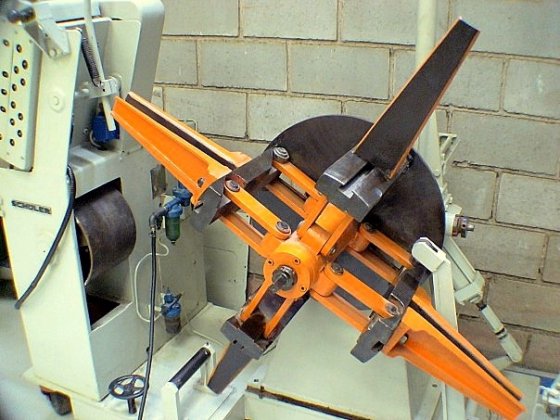 SCHULER AHR 250/2 プレーナーとストレートナーを備えた複合シートアンコイラー