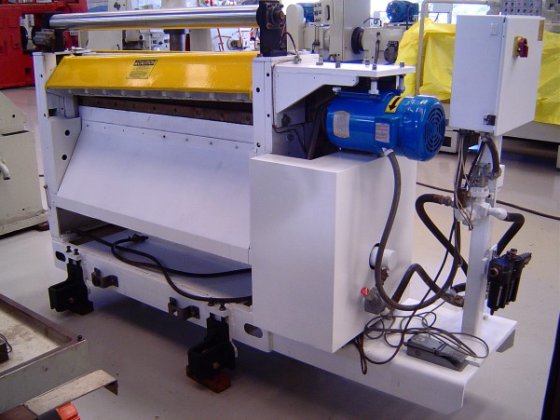 剪切机（机械高速）FAMCO P-PC 1452A