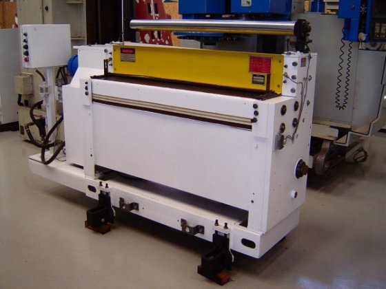 剪切机（机械高速）FAMCO P-PC 1452A