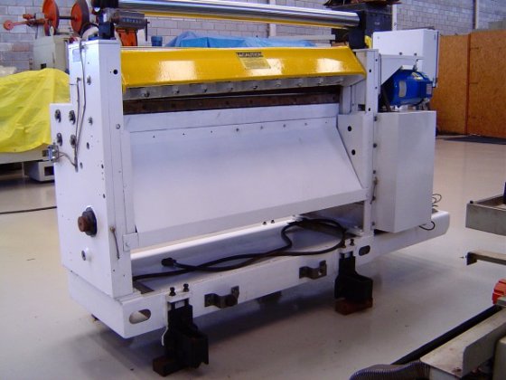 剪切机（机械高速）FAMCO P-PC 1452A