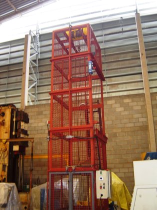 貨物用エレベーター