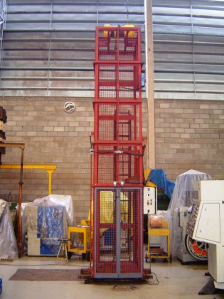 貨物用エレベーター