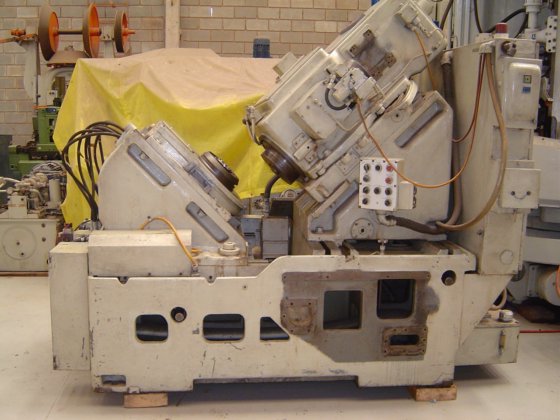 准双曲面齿轮精加工机 GLEASON 607