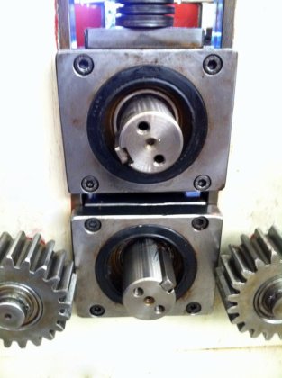 梅赛德斯-奔驰 450x125 滚压成型机