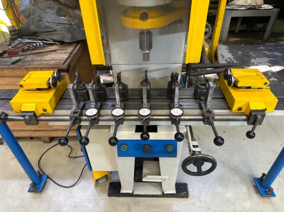 Ciola PD-25 シャフト矯正用油圧プレス