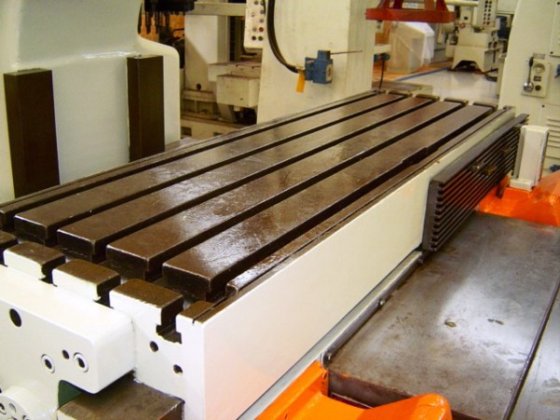 立式铣床 HULLER FS 10