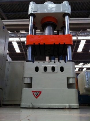 松田四柱液压机，2250