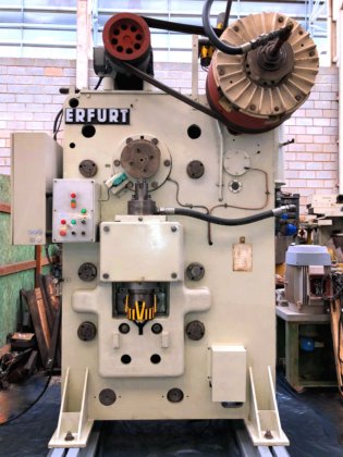 爱尔福特钢坯棒材剪切机 315 吨。