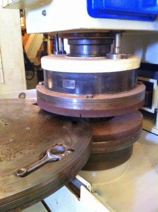 両面垂直グラインダー DISKUS DDS 600 III