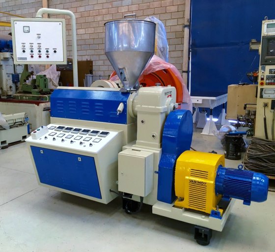 EXTRUSORA MONO ROSCA MIOTTO