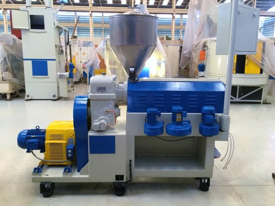 EXTRUSORA MONO ROSCA MIOTTO