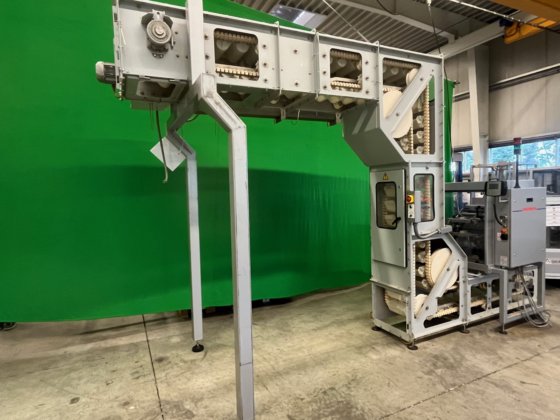 Cremer TQF-4100 製品計数システム(バケットエレベーターを含む)。