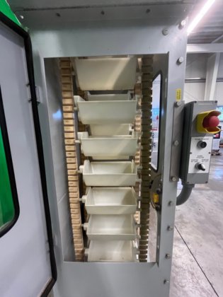 Cremer TQF-4100 製品計数システム(バケットエレベーターを含む)。