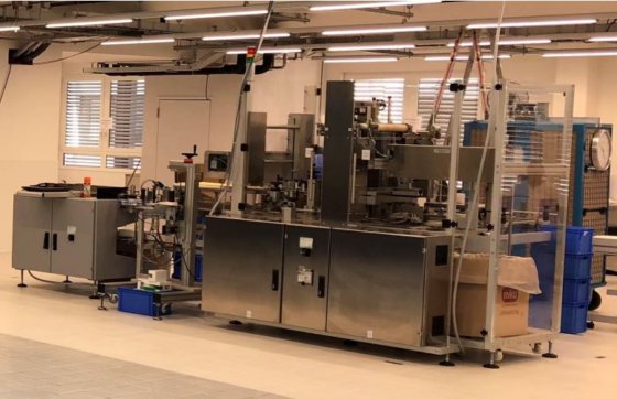 ペスター PEWO-fold 1 上包み包装機 シングルカートンおよびカートン丁合用