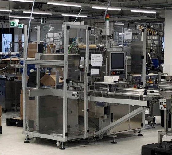 ペスター PEWO-fold 1 上包み包装機 シングルカートンおよびカートン丁合用