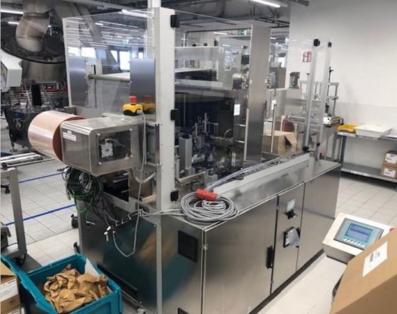 Pester PEWO-fold 1 型外包装机，用于单个纸箱和纸箱拼箱