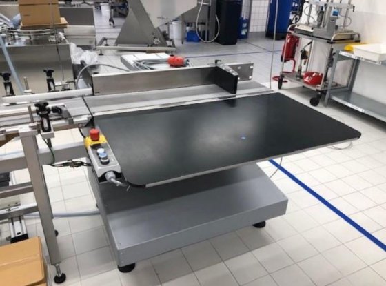 Pester PEWO-fold 1 型外包装机，用于单个纸箱和纸箱拼箱