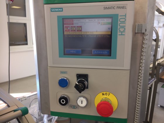 Neri BLB 400 V2T 贴标机,用于纸箱顶部和底部贴标