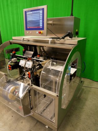 メトラー・トレド PCE モデル XMV-TE は、折り畳みカートンなどのシリアル化と集約（追跡とトレース）のためのマーキング、検証、セキュリティラベル（不正開封防止）に使用されます。