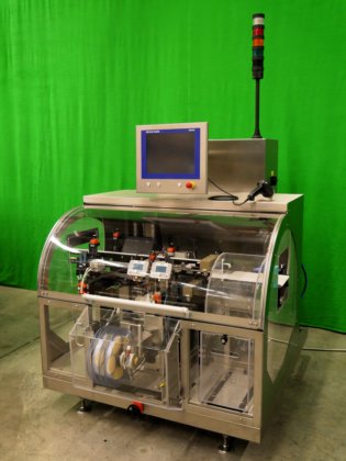 メトラー・トレド PCE モデル XMV-TE は、折り畳みカートンなどのシリアル化と集約（追跡とトレース）のためのマーキング、検証、セキュリティラベル（不正開封防止）に使用されます。