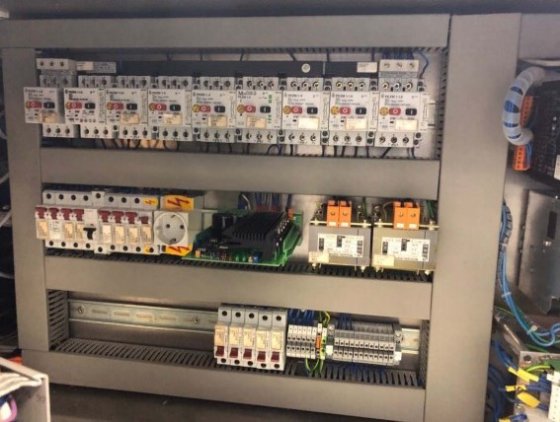 ボシュ・シュトローベル KSF 2020 モノブロック充填機およびスクリュー・キャッパー