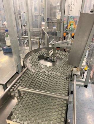 ボシュ・シュトローベル KSF 2020 モノブロック充填機およびスクリュー・キャッパー