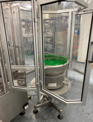 ボシュ・シュトローベル KSF 2020 モノブロック充填機およびスクリュー・キャッパー