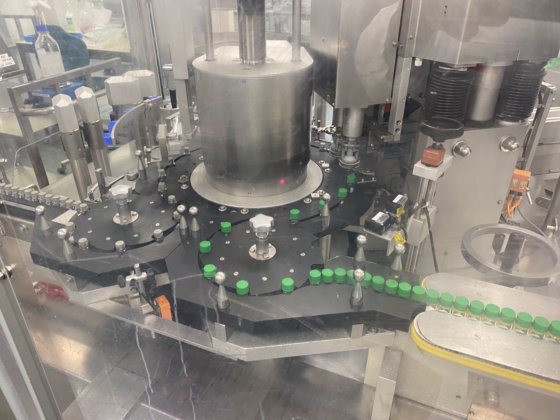 ボシュ・シュトローベル KSF 2020 モノブロック充填機およびスクリュー・キャッパー