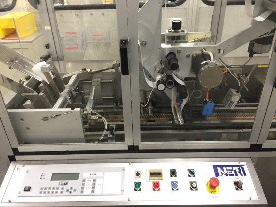 用于纸箱和类似物品的 Neri ETA 400S 薄膜贴标机