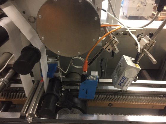 用于纸箱和类似物品的 Neri ETA 400S 薄膜贴标机