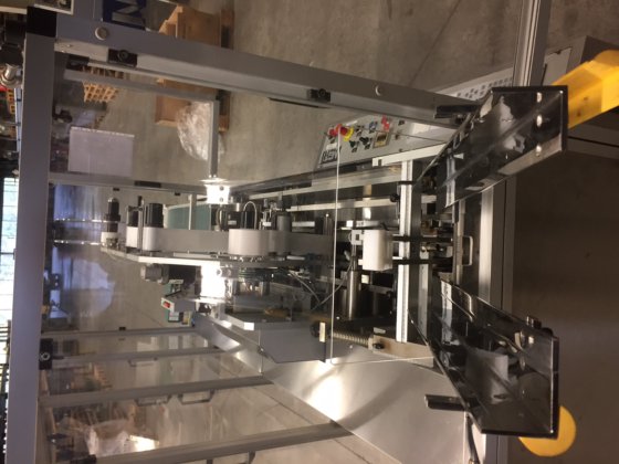 用于纸箱和类似物品的 Neri ETA 400S 薄膜贴标机