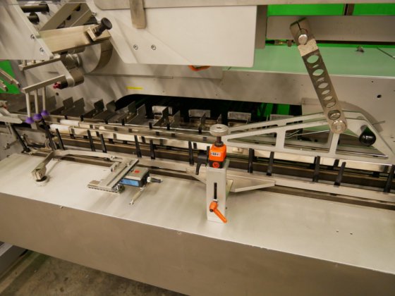 Cariba C300 横型カートナー(自動ボトル投入装置付