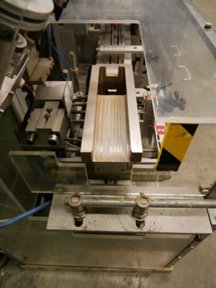 ウールマン C-130 ブリスター用横型カートニングマシン 120カートン/分