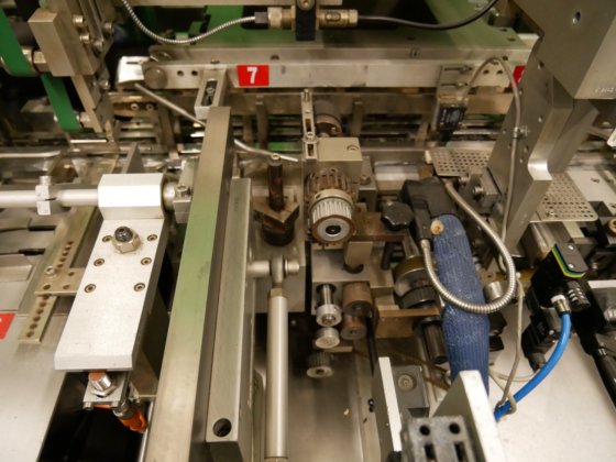 ウールマン C-130 ブリスター用横型カートニングマシン 120カートン/分