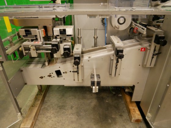 ウールマン C-130 ブリスター用横型カートニングマシン 120カートン/分