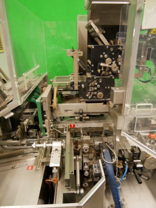 ウールマン C-130 ブリスター用横型カートニングマシン 120カートン/分