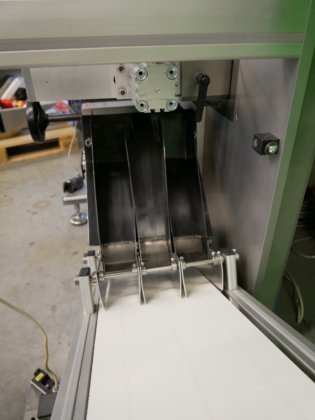 ロマコ・シエブラー HM1/160 錠剤用縦型ストリップ包装機