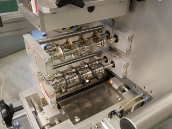 ロマコ・シエブラー HM1/160 錠剤用縦型ストリップ包装機