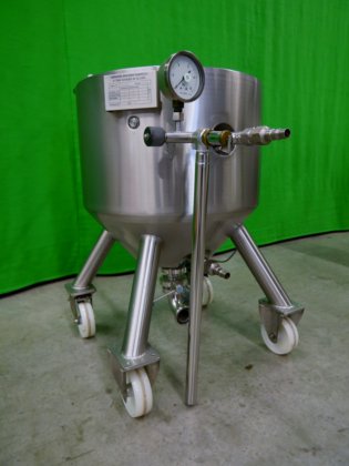 ヘルマン・ヴァルトナー社製ステンレス製移動式容器