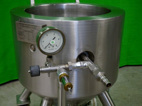 ヘルマン・ヴァルトナー社製ステンレス製移動式容器