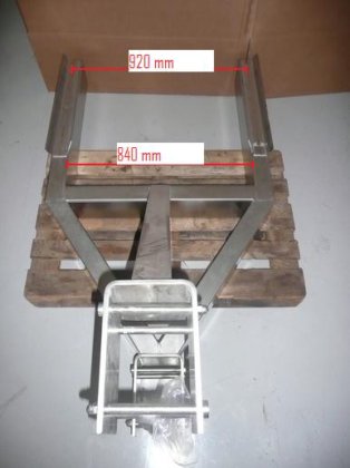 Bohle 錠剤プレスなどに供給するドラムやコンテナ用の固定式カラム。
