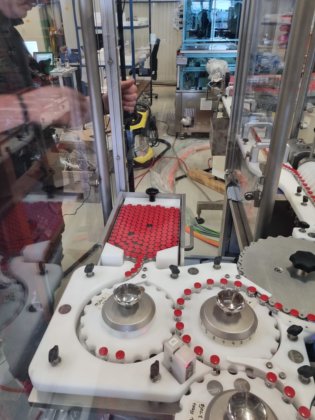 バウシュの完全なバイアルライン（ラベル付けと検査を含む、"新品同様 "の状態