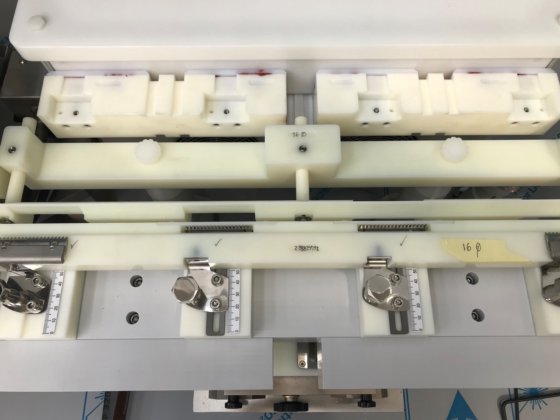 バウシュの完全なバイアルライン（ラベル付けと検査を含む、"新品同様 "の状態