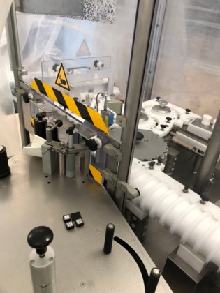 バウシュの完全なバイアルライン（ラベル付けと検査を含む、"新品同様 "の状態