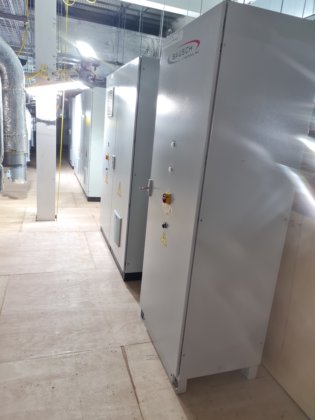 バウシュの完全なバイアルライン（ラベル付けと検査を含む、"新品同様 "の状態