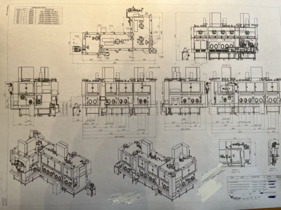 配备 Telstar 无菌隔离器系统的 Bausch Advanced