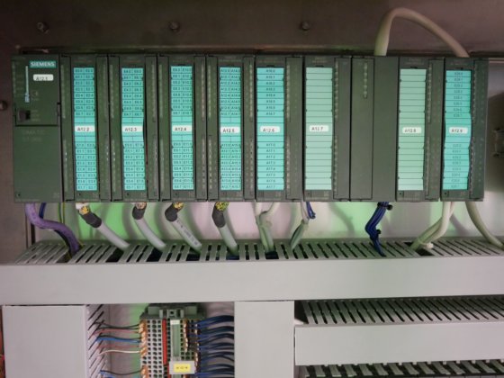 Neri BL400 VTE カートン用タンパーエビデントラベラー、400/分。