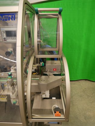 Neri BL400 VTE カートン用タンパーエビデントラベラー、400/分。