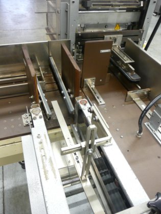 Sollas SB 250 カートン用丁合機ストレッチバンダー